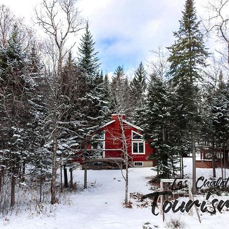 Les Chalets Tourisma - Chalet Dans Les Bois Avec Lac Prive - Le Colibri Saint-Raymond Kültér fotó