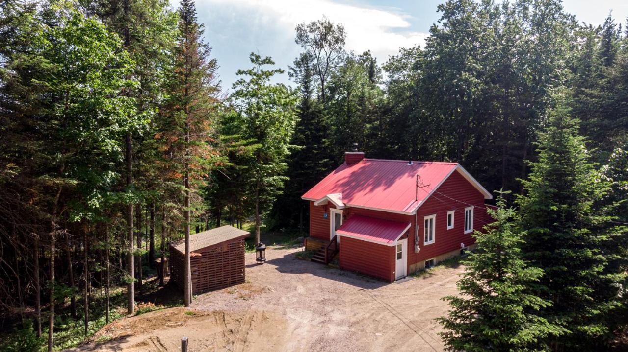 Les Chalets Tourisma - Chalet Dans Les Bois Avec Lac Prive - Le Colibri Saint-Raymond Kültér fotó